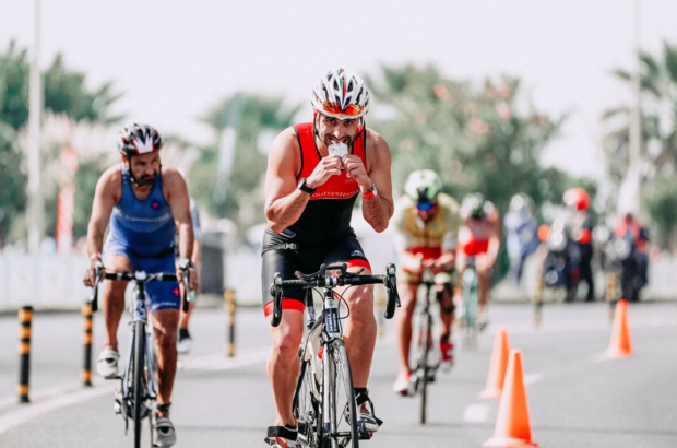 Strategia żywieniowa w dniu zawodów – jak zoptymalizować wyniki?