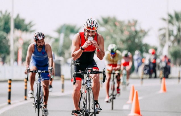 Strategia żywieniowa w dniu zawodów – jak zoptymalizować wyniki?