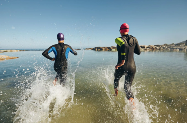 Technika pływania w triathlonie – kluczowe aspekty i ćwiczenia