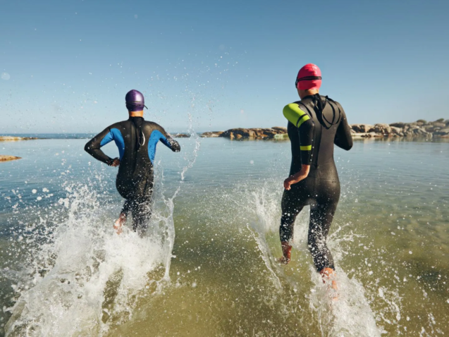 Technika pływania w triathlonie – kluczowe aspekty i ćwiczenia